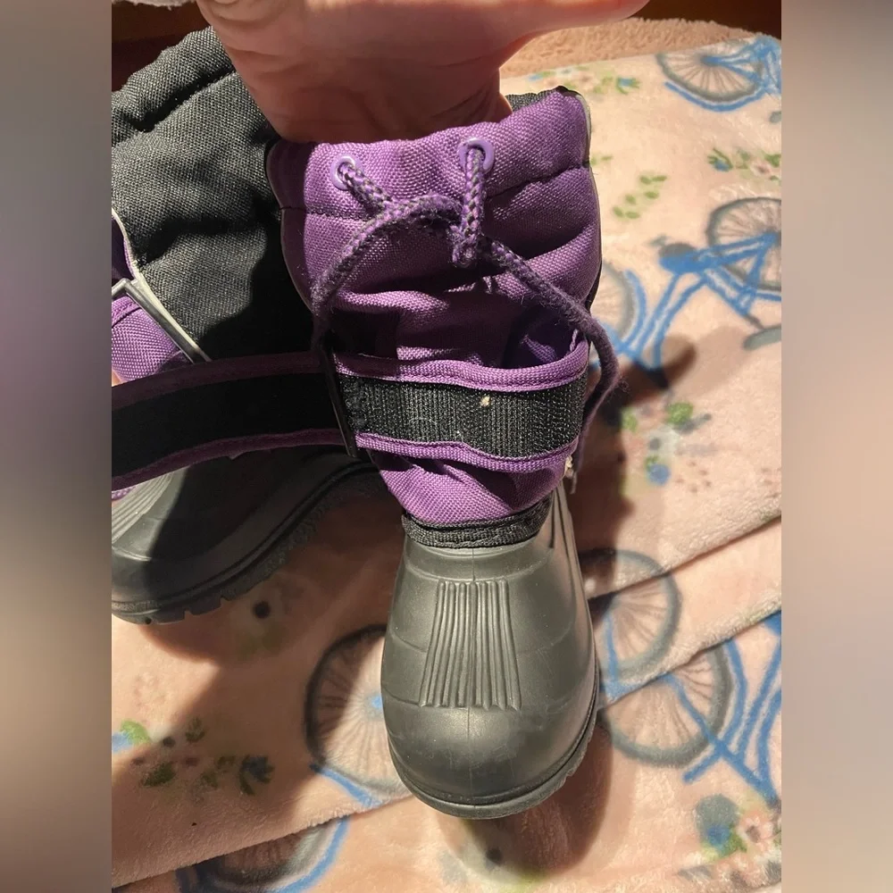 Little Girl’s Size 8 L.L. Bean Winter Snow Boots